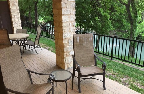 New Braunfels Condo | 112 m² Condo ∙ 3 bedrooms ∙ 8 guests