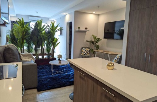 Heredia Apartment | 113 Rocks, Perfect location for business and having everything within reach.