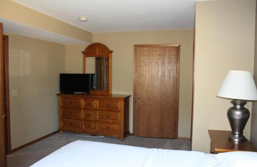 Eagle River House | 115, Lower Duck Lake Condo