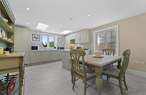 Bury St Edmunds Apartment | 119 Northgate st - Stylish one bedroom apartment set within walking distance to town, spacious living space & Wifi throughout