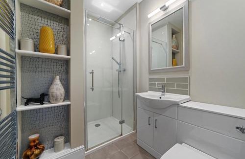 Bury St Edmunds Apartment | 119 Northgate st - Stylish one bedroom apartment set within walking distance to town, spacious living space & Wifi throughout