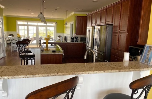 Supply House | 12 Bedroom OCEAN FRONT! *NEWLY UPDATED FOR 2022 SEASON! *WEDDING FRIENDLY!