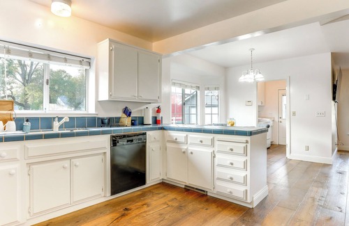 Fair Oaks House | 12 Mi to Folsom Historic District: NorCal Getaway