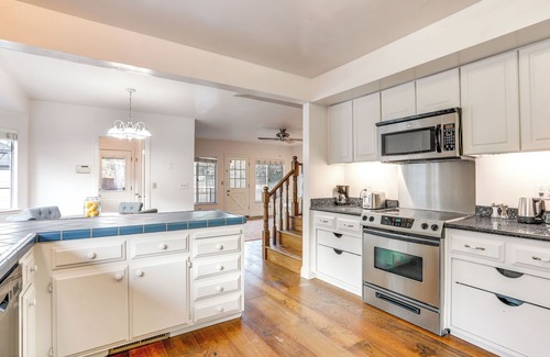 Fair Oaks House | 12 Mi to Folsom Historic District: NorCal Getaway