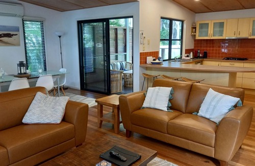 Rainbow Beach House | 12 Naiad Court - Rainbow Shores