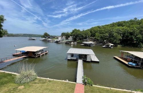 Linn Creek House | 120 Creel Home away from Home for 22 at the Lake