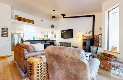 Mammoth Lakes Condo | 120 m² Condo ∙ 2 bedrooms ∙ 6 guests