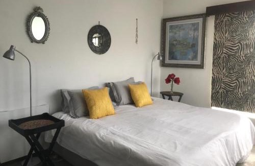 Pringle Bay Apartment | 120 steps to the beach