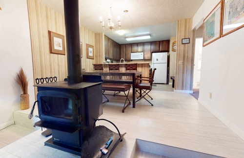 Mammoth Lakes Condo | 121 m² Condo ∙ 2 bedrooms ∙ 8 guests