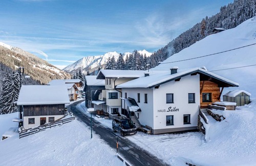 See Apartment | 125 m² Apartment ∙ 5 bedrooms ∙ 11 guests