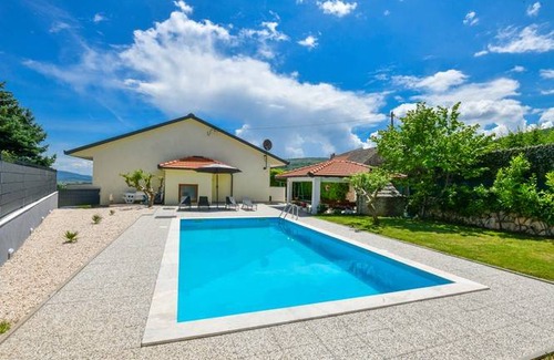 Zmijavci Villa | 127 m² Villa ∙ 3 bedrooms ∙ 8 guests