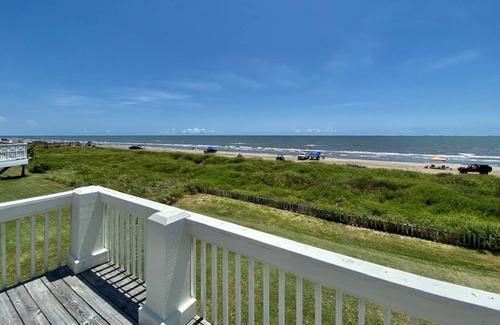 Crystal Beach House | 128 m² House ∙ 3 bedrooms ∙ 12 guests