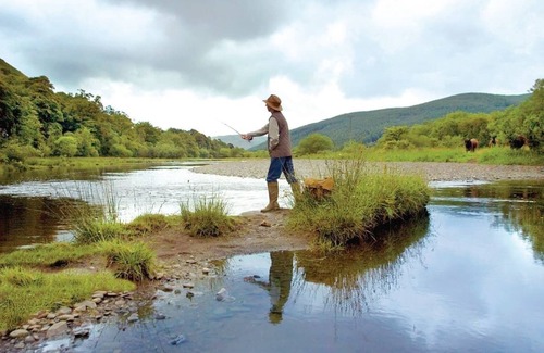 Selkirk House | 12ft-wide caravan with one double and one twin.