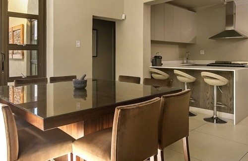 Sandown House | 13 Sandown Valley, Sandton