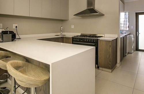 Sandown House | 13 Sandown Valley, Sandton