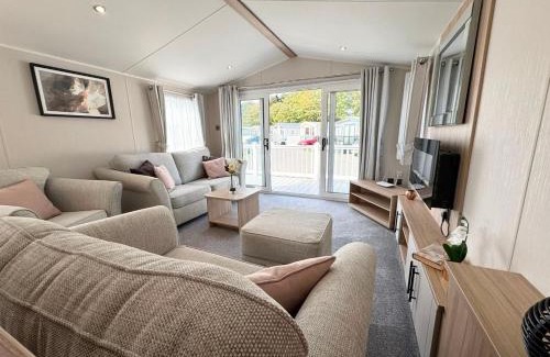 Warsash Resort | 13 West Drive