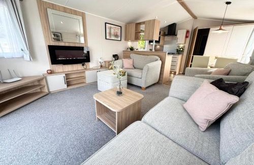 Warsash Resort | 13 West Drive