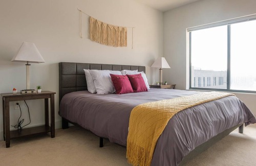 Historic Third Ward Apartment | 130 m² Apartment ∙ 2 bedrooms ∙ 4 guests