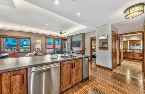 Lakeside Park Condo | 131 m² Condo ∙ 2 bedrooms ∙ 6 guests