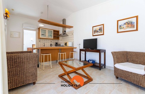 Albufeira Ski Chalet | #133 Vila Dias 1 by Home Holidays