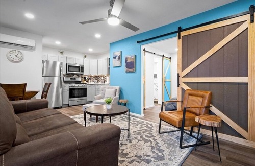 Roosevelt Condo | 14 Chelsea Place On The Park, In Heart Of Downtown