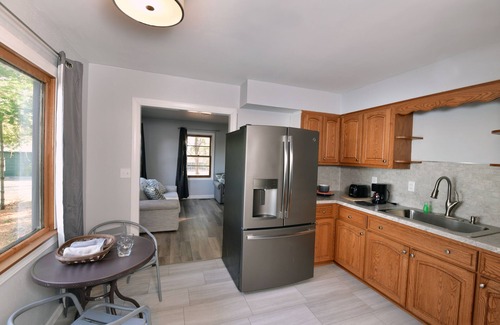 Lake Delton Villa | 14 person Villa on Lake Delton