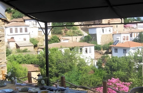 Sirince Bed & Breakfast | 140 m² Bed and breakfast ∙ 6 guests