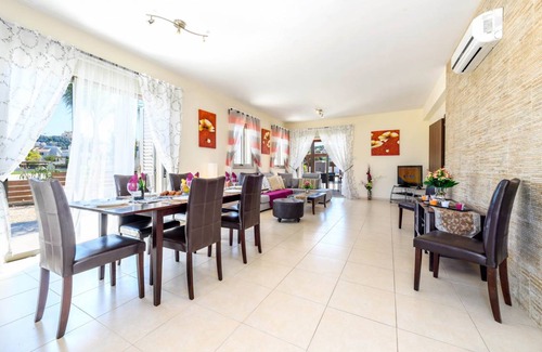 Protaras House | 140 m² Bungalow ∙ 3 bedrooms ∙ 6 guests