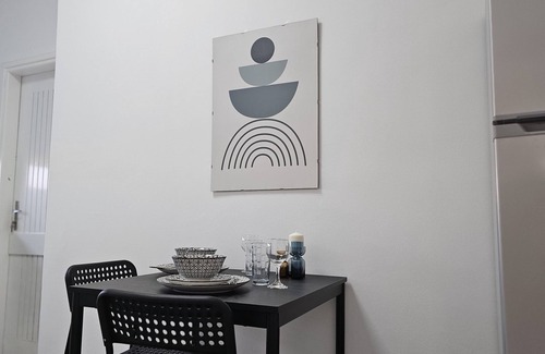 City Centre Apartment | 142 NIC 1 - Stay City Life 1 Apartment