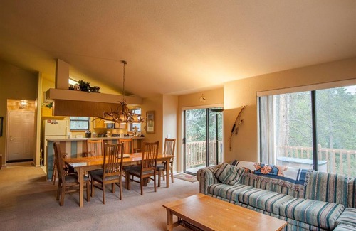 Park Forest Estates House | 143 Park Forest