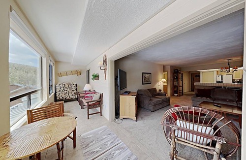 Mammoth Lakes Condo | 144 m² Condo ∙ 3 bedrooms ∙ 6 guests