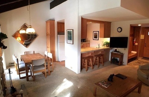 Mammoth Lakes Condo | 146 Standard by RedAwning