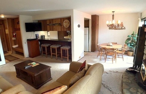 Mammoth Lakes Condo | 147 Standard by RedAwning