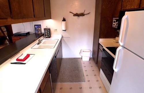 Mammoth Lakes Condo | 147 Standard by RedAwning