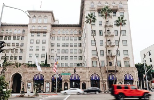 Los Angeles Apartment | 148 5-Star Reviews - Walk to Rodeo Dr - 1100 sqft Apartment