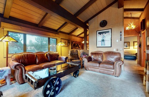 Mammoth Lakes Condo | 149 m² Condo ∙ 3 bedrooms ∙ 8 guests