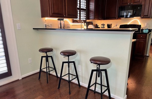 Harwood Lane House | 15 min from Charlotte Airport, Private Master Bedroom - shared common area