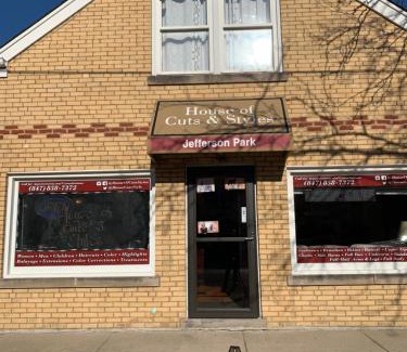 Jefferson Park Apartment | 15 min Ohare/Rivers Casino/Downtown & Parking2