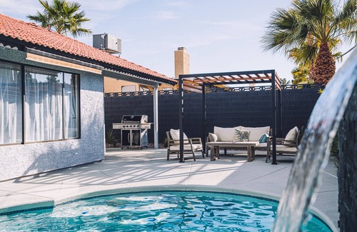 Green Valley House | 15 min to Las Vegas Strip/Heated Pool