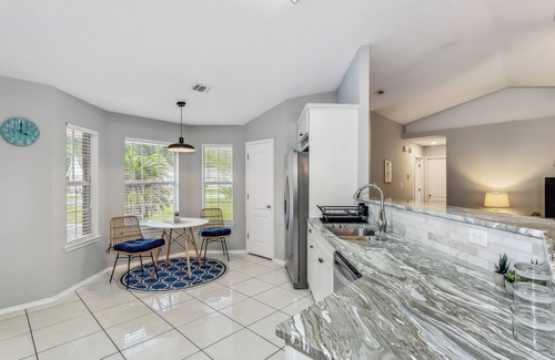 Pensacola House | 15 mins from Perdido beach, Lakefront with Firepit, near NAS/Blue Angels