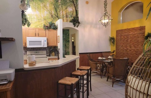 Seasons House | 15 Mins to Disney Tarzan’s Jungle & Pirate Retreat