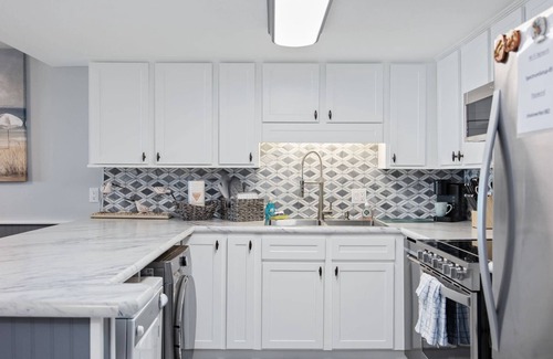 Garden City Condo | *15% Off New Bookings for Stays through 2025*