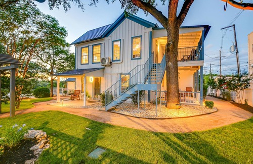Marble Falls House | 15% Off October! Inks Suite Downtown Marble Falls