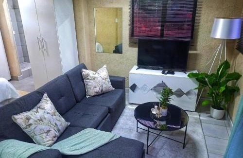 Beacon Bay Apartment | 15 on Kelvin