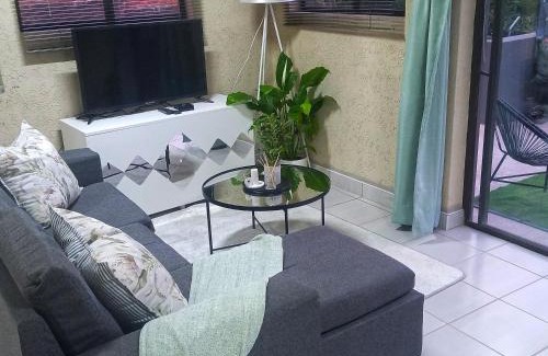 Beacon Bay Apartment | 15 on Kelvin