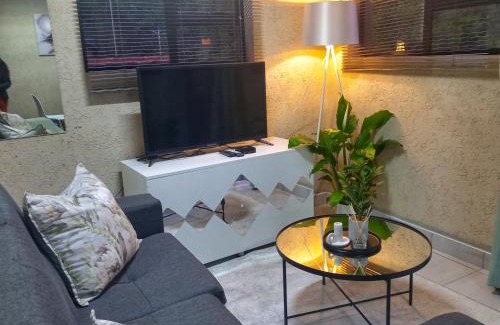 Beacon Bay Apartment | 15 on Kelvin