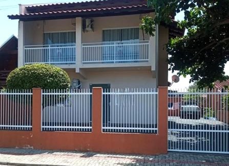 Penha House | 15 pessoas l Beto Carrero l Praia de Penha l Privacidade