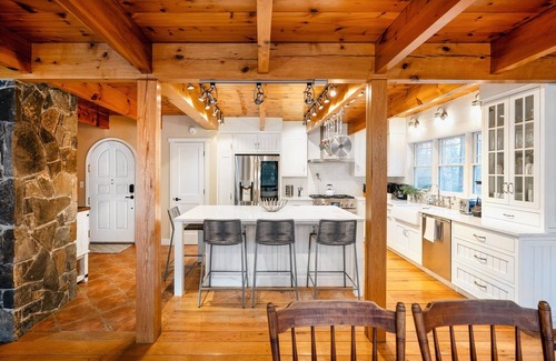 Saugerties House | 15 to Woodstock 25 to Hunter ☆ Farmhouse + Cabin