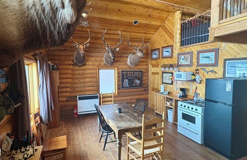 Kelly Cabin | 150 acre Elk Track Ranch cabin & ranch Rentals 1.5hr to Jackson Hole Town Square