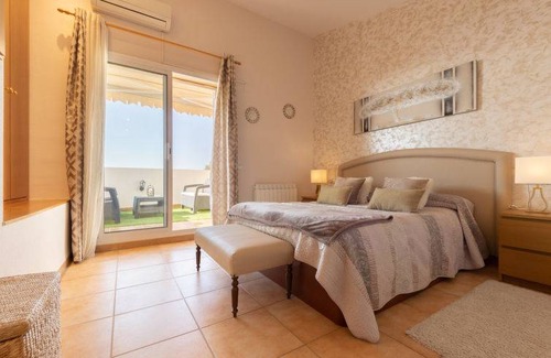 Tamarit House | 150 m² House ∙ 4 bedrooms ∙ 8 guests